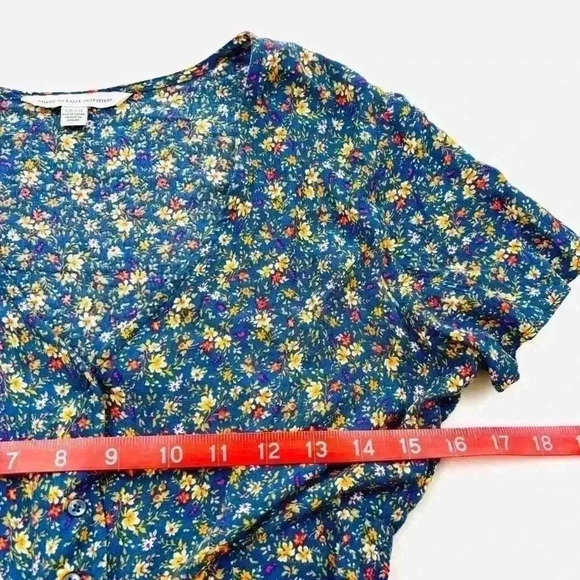 American Eagle Floral Peasant Boho V-Neck Button Down Tie Waist Crop Top Size S - Picture 14 of 15